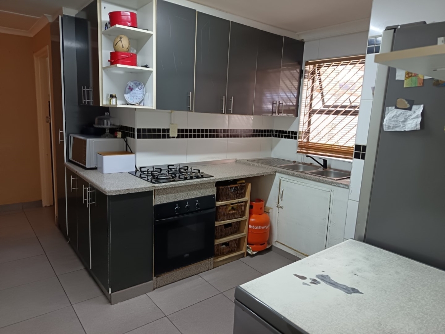 4 Bedroom Property for Sale in Portlands Western Cape